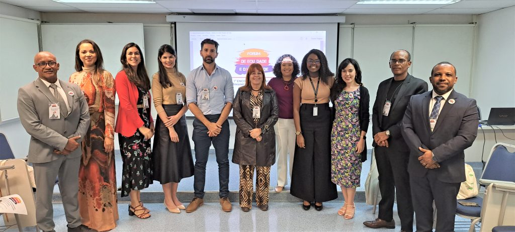 Integrantes do Fórum durante reunião em SP